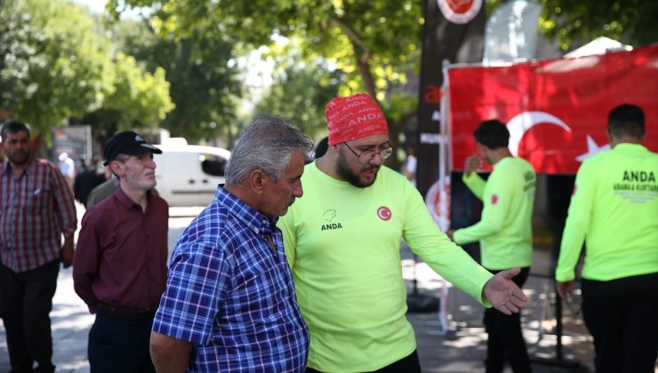 Depremlerde 48 kişiyi kurtaran Kayseri ekibi gönüllülük farkındalığı için stant açtı