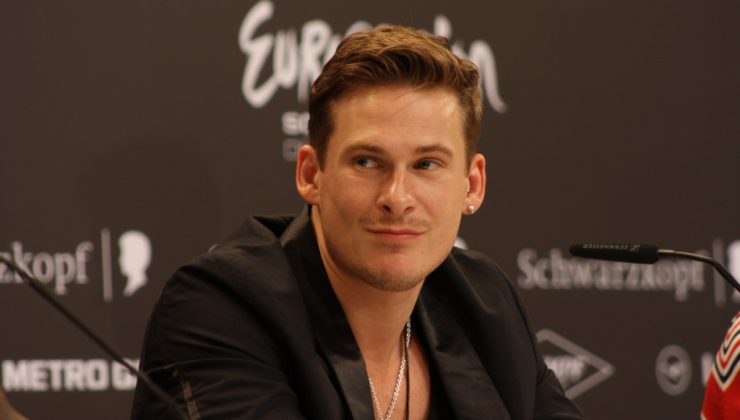 Blue grubunun solisti Lee Ryan THY uçağında olay çıkardı