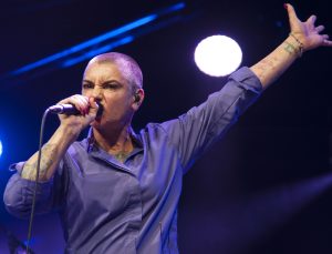 İrlandalı ünlü şarkıcı Sinead O’Connor hayatını kaybetti