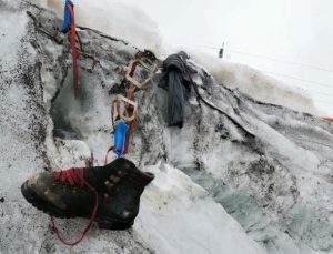 Eriyen buzul, 1980’lerden beri kayıp olan dağcının cesedini ortaya çıkardı