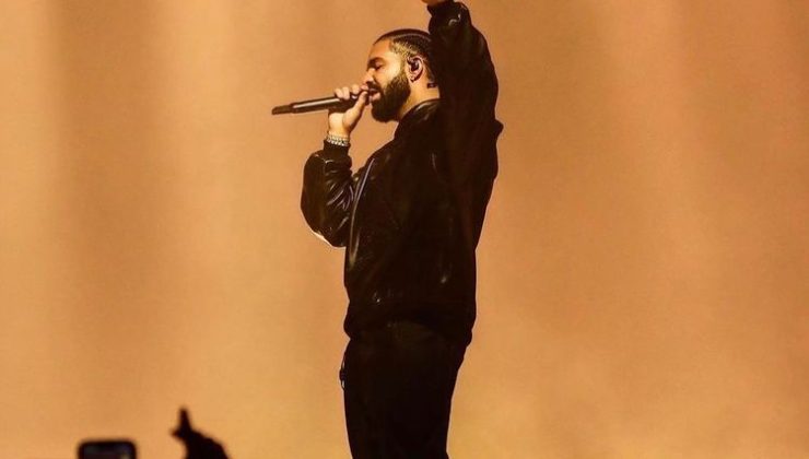 Drake’e sahnede telefon fırlatıldı