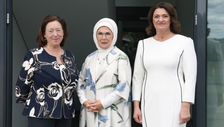 Emine Erdoğan, Litvanya’da lider eşleriyle bir araya geldi