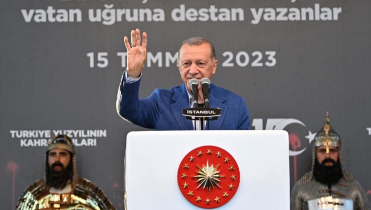 Erdoğan: Milli iradenin tankla, tüfekle teslim alınamayacağını gösterdik
