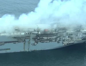10 gündür yanıyordu: 3 bin otomobil taşıyan gemideki yangın söndürüldü