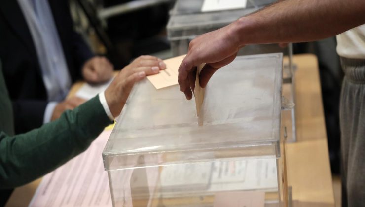 İspanya’da yaza denk gelen genel seçimler, posta ile oy kullanma talebini artırdı