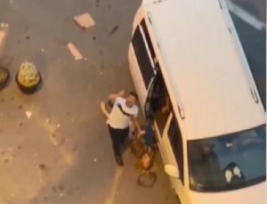 Esenyurt’ta sokak ortasında kadını darp eden saldırgan tutuklandı