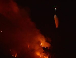 Kemer’deki orman yangınına gece görüşlü helikopterlerle müdahale