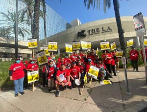 Los Angeles bölgesindeki binlerce otel işçisi greve gitti