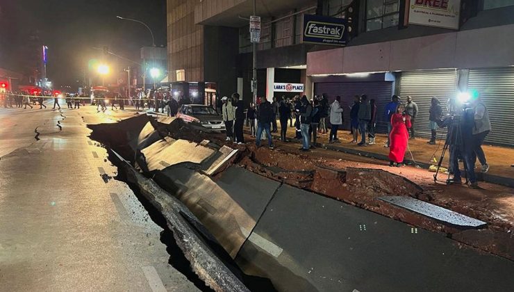 Johannesburg’da yolları yaran gizemli patlama