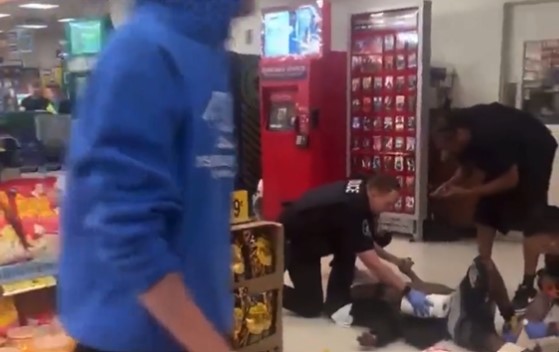 Seattle’da alışveriş merkezine silahlı saldırı: Yaralılar var!