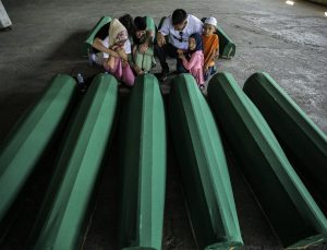 Srebrenitsa katliamı 28. yılında anılıyor