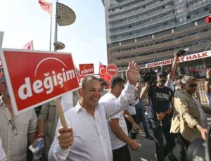 Tanju Özcan CHP’e önünde Kılıçdaroğlu’na sert çıktı: Sende hiç mi utanma yok