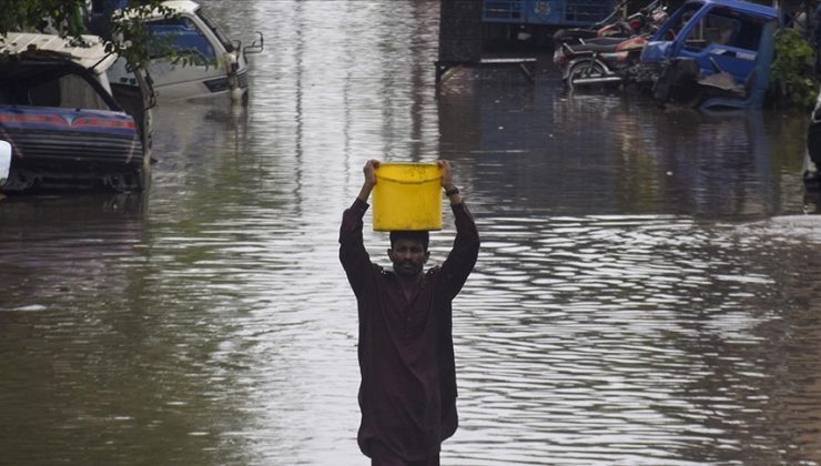 Pakistan’da muson yağmurları sebebiyle 10 kişi öldü