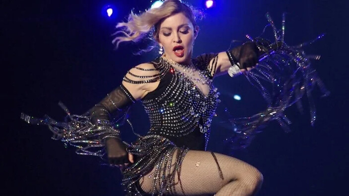 Madonna paraya para demiyor