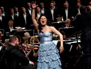 Rus soprano Netrebko’dan New York Metropolitan Operası’na dava