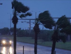 Florida’ya fırtına uyarısı