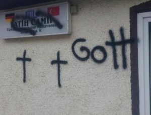 Almanya’da camiye tehdit ve hakaret içerikli mektup