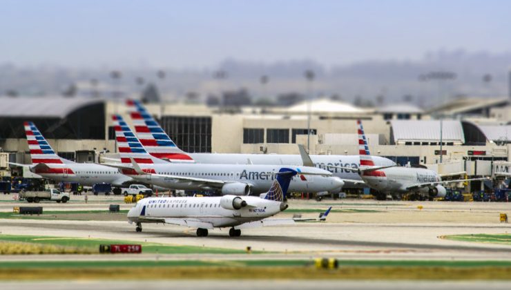 American Airlines uçağında korku anları: 3 dakikada 15 bin feet düştü!