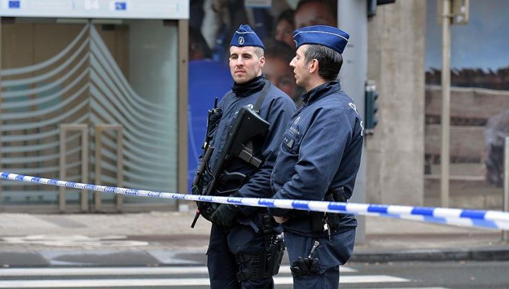 Dünyanın en “Şaşkın” polisleri,  ‘cansız mankeni’ cinayet kurbanı sandı