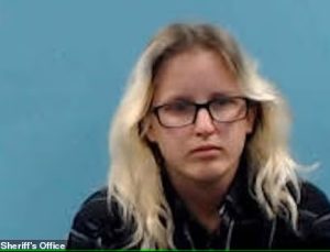 Tennessee’li kadın, 4 yaşındaki çocuğu vurdu,  cinayetle suçlandı
