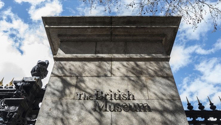 British Museum, önünde gerçekleşen bıçaklı saldırı nedeniyle boşaltıldı