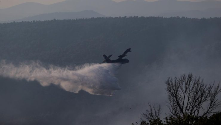 Çanakkale yangınına havadan ve karadan müdahale sürüyor