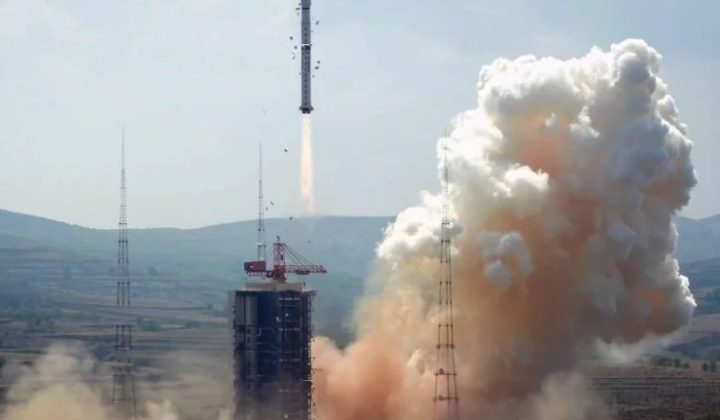 Çin “Yaogan-39” askeri istihbarat uydularını fırlattı