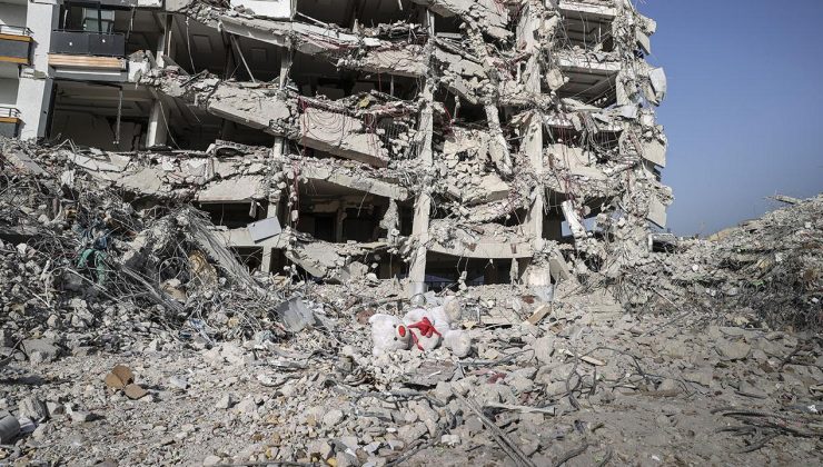 6 Şubat depremleriyle ilgili davalarda ilk karar çıktı: 18 yıl hapis cezası