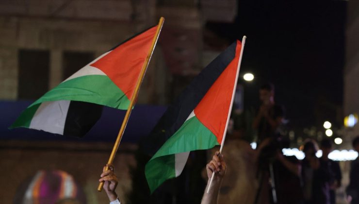 Paris’te yasağa rağmen Filistin’e destek gösterisi