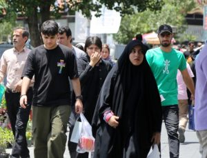 İran genelinde aşırı sıcaklar nedeniyle kurumlar 2 gün tatil ilan edildi