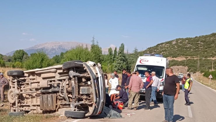 Isparta’da minibüsle tarım aracı çarpıştı: 1 kişi hayatını kaybetti, çok sayıda yaralı var!