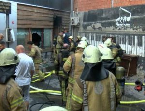 Kadıköy’de korku evinde yangın çıktı