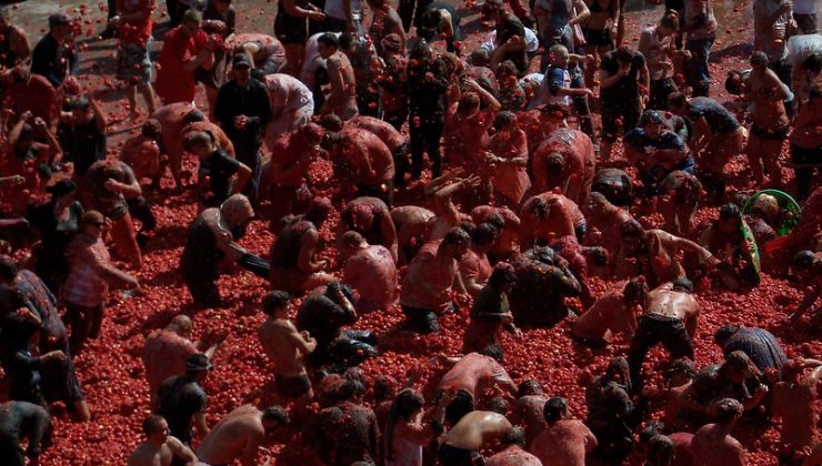 La Tomatina’da 120 ton domates kullanıldı