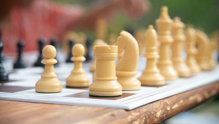 Satranç Federasyonu, translar kadınlar turnuvasında yarışmasını yasakladı
