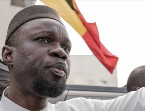 Senegal’de 1 haftadır açlık grevi yapan muhalif lider Sonko hastaneye kaldırıldı
