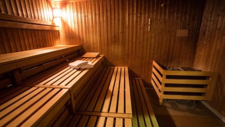 Eşcinsellere dağıtılan bedava sauna kartını Türkler de almış