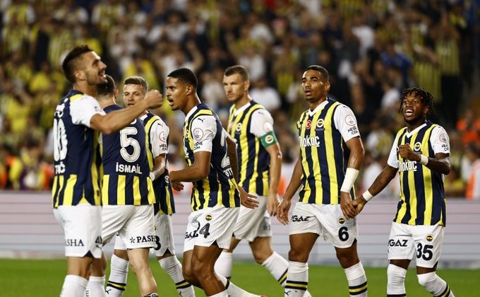 Fenerbahçe şov devam ediyor