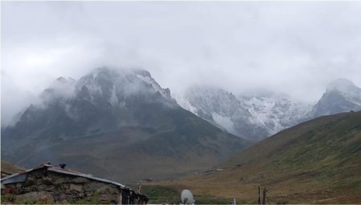 Rize ve Artvin’in yüksek kesimlerine kar yağdı