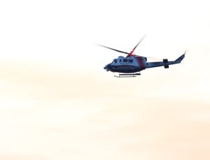 İzmir’de yangına müdahale etmek isteyen helikopter düştü