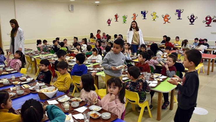 MEB ücretsiz okul yemeğini askıya aldı
