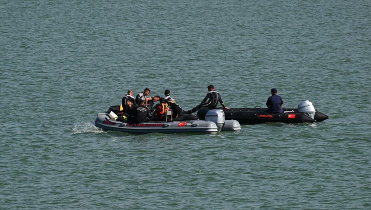İzmir’de baraj gölüne düşen helikopterdeki 3 personelin cenazelerine ulaşıldı
