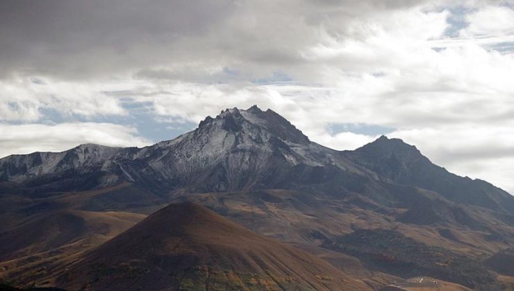 Erciyes Dağı’nda mahsur kalan Polonyalı dağcıyı kurtarmak için çalışma başlatıldı