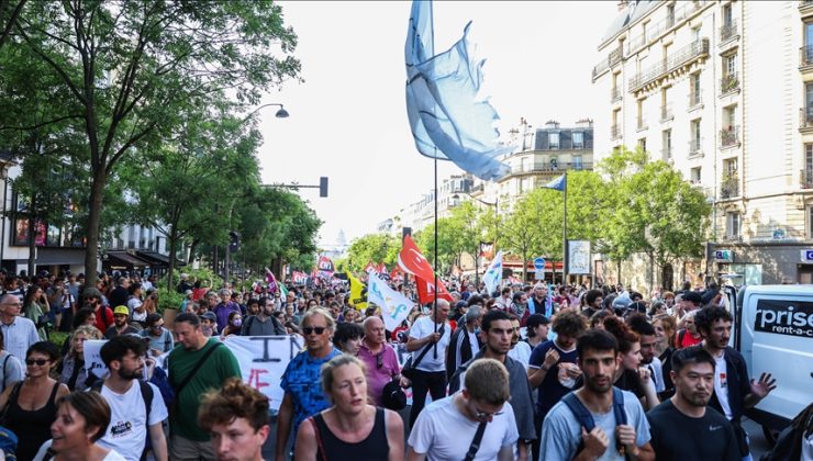 Fransa’da milyonları sokağa döken tartışmalı emeklilik reformu yürürlüğe girdi