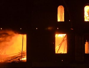 İsveç’te bir camide yangın çıktı
