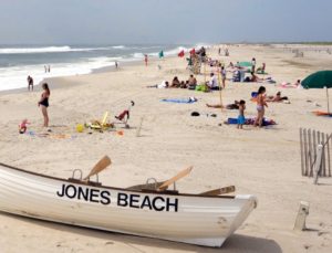 Long Island plajları yüzmeye yeniden açılıyor