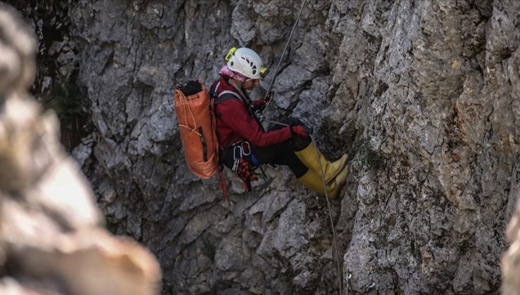 Mersin’de mağarada rahatsızlanan ABD’li dağcı Dickey’in tahliyesi sürüyor