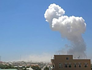 Somali’de bombalı araçla düzenlenen saldırıda en az 10 kişi hayatını kaybetti