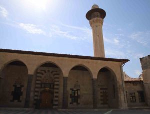 500 yıllık caminin terazisi depremde kaydı