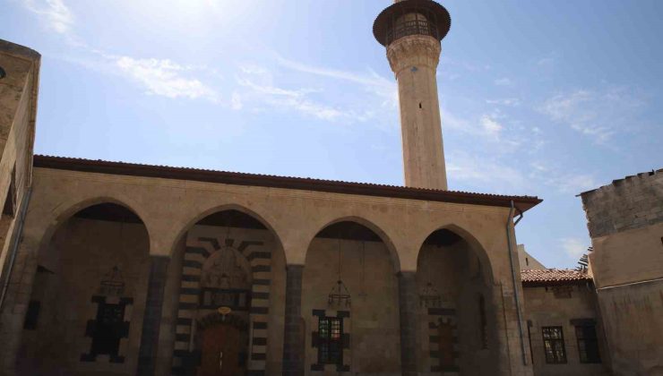 500 yıllık caminin terazisi depremde kaydı