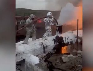 Karabağ’da benzin depolama alanında çıkan yangını Azerbaycanlı itfaiyeciler söndürdü